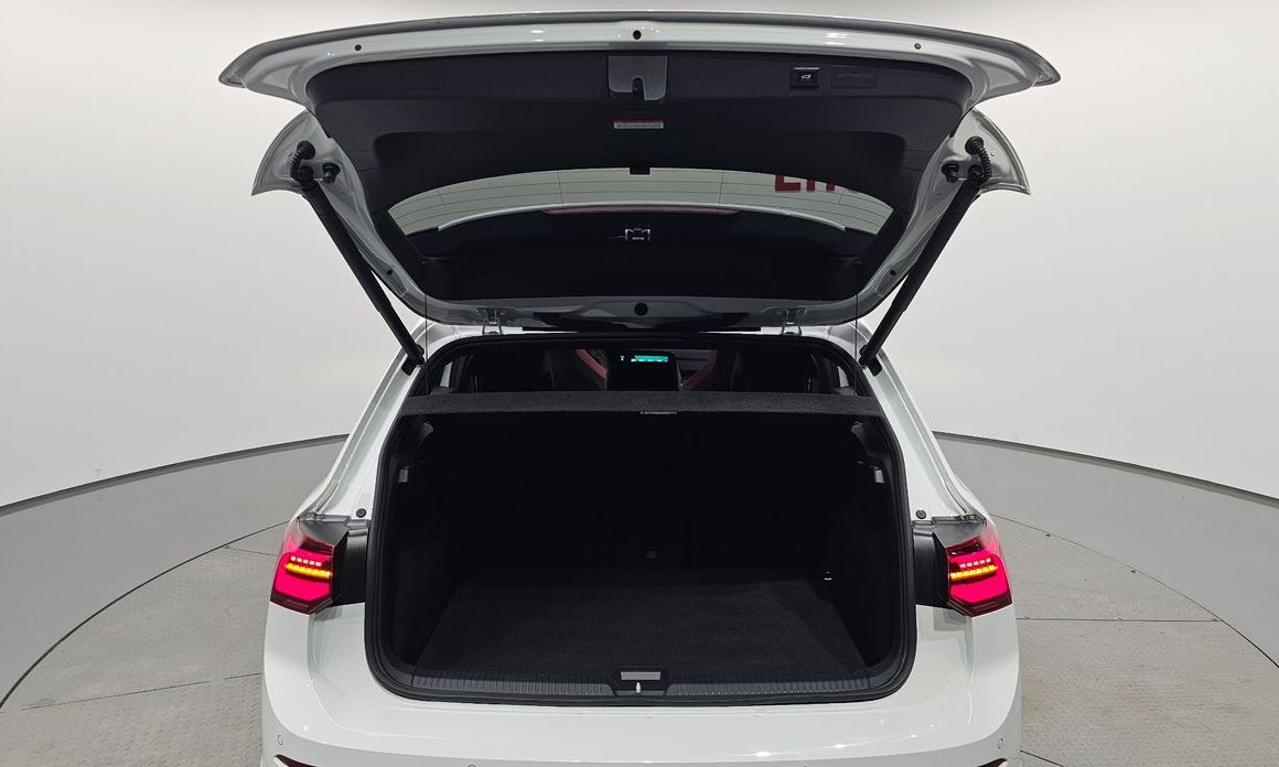 Volkswagen Golf 2024