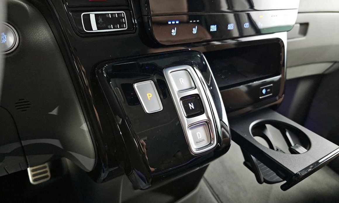 Hyundai Staria 2024