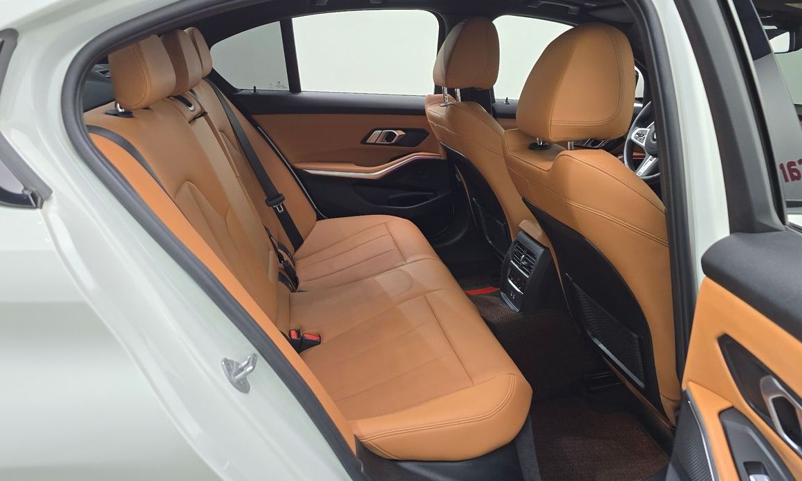 BMW 3-Series 2023