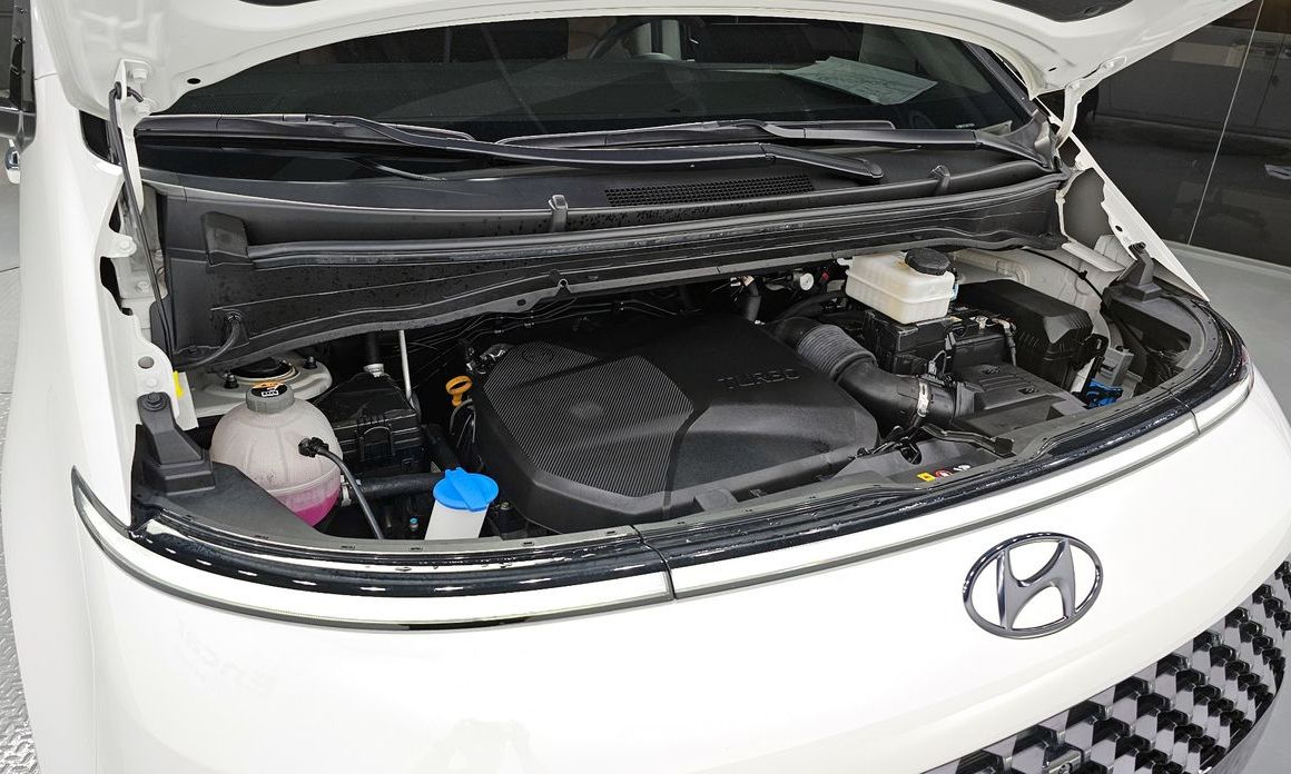 Hyundai Staria 2024