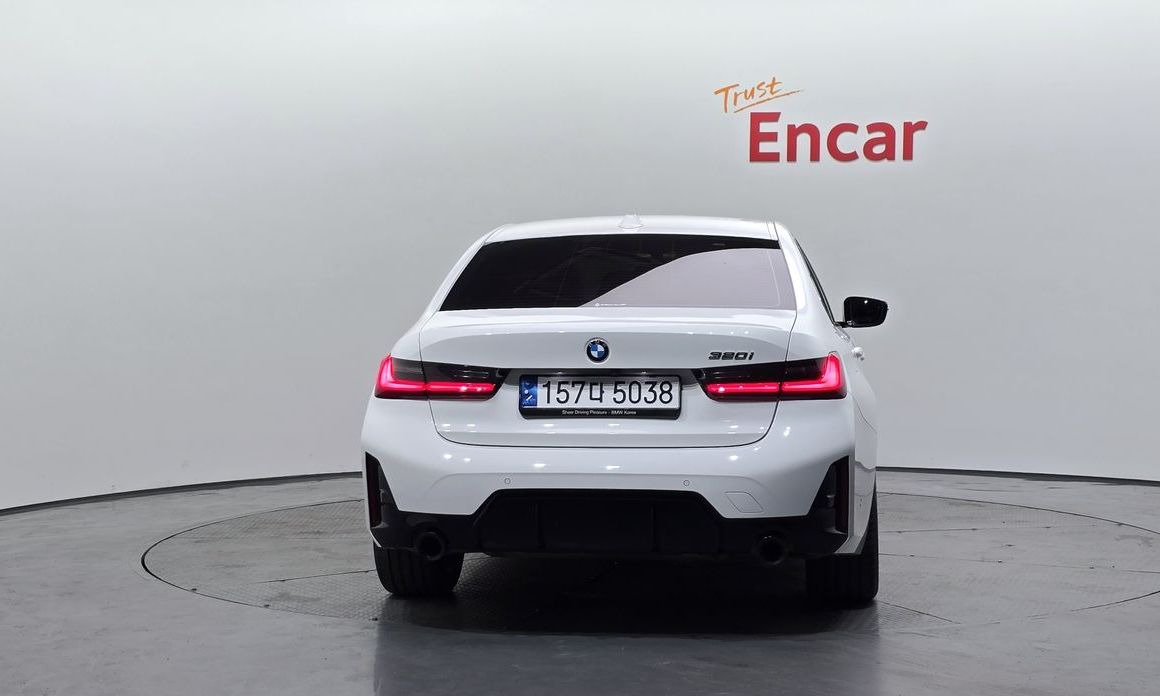 BMW 3-Series 2023