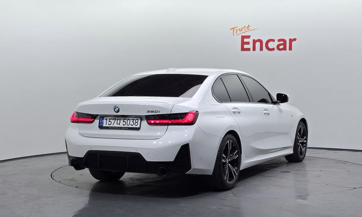 BMW 3-Series 2023