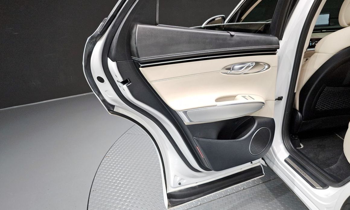 Genesis GV70 2023