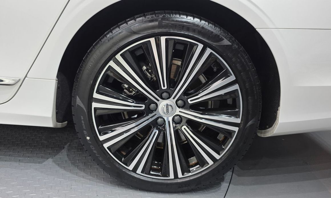 Volvo S90 2023