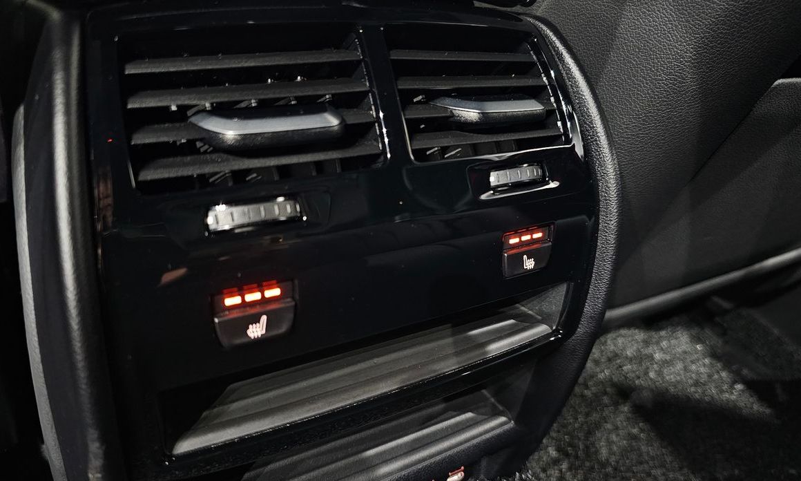 BMW 5-Series 2023