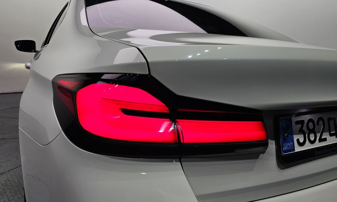 BMW 5-Series 2023