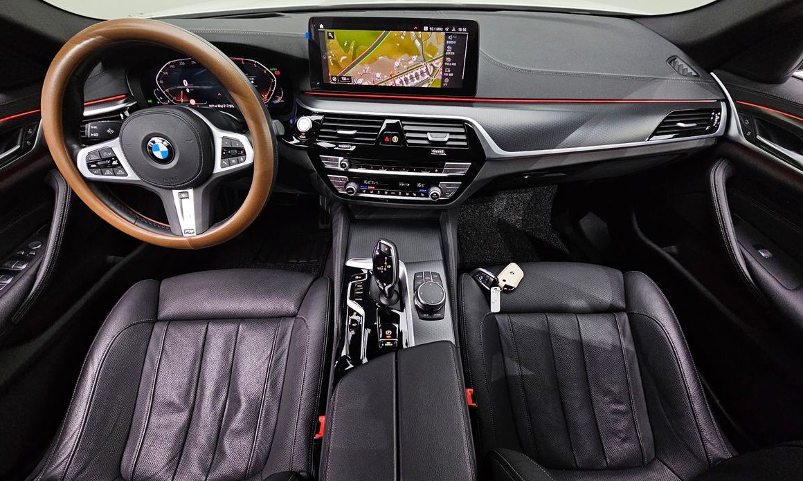 BMW 5-Series 2023