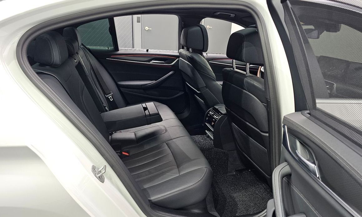 BMW 5-Series 2023