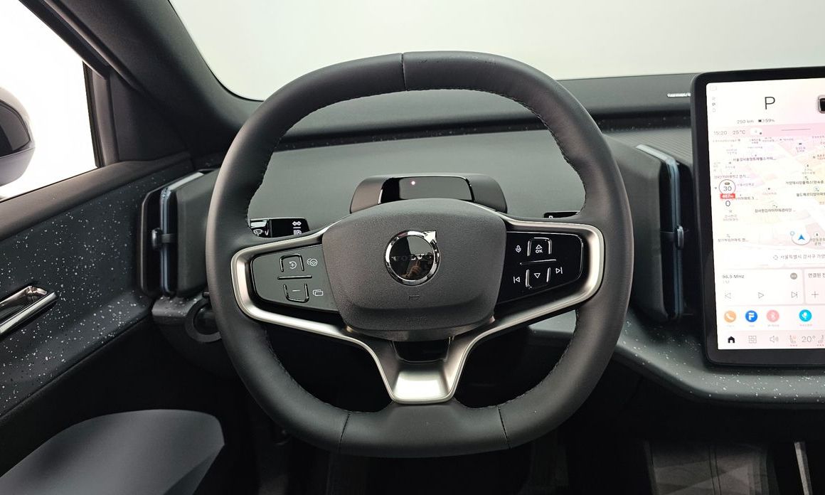Volvo EX30 2025