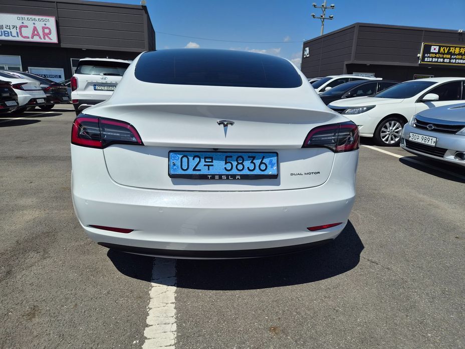 Tesla Model 3 2022