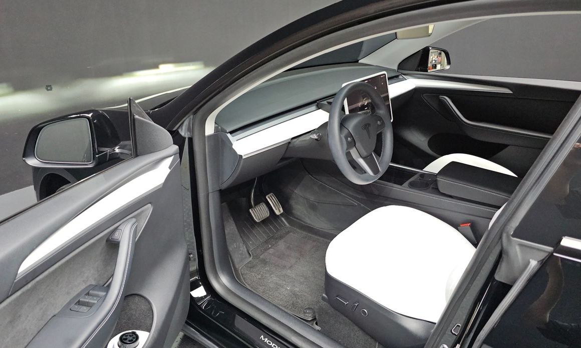 Tesla Model Y 2023