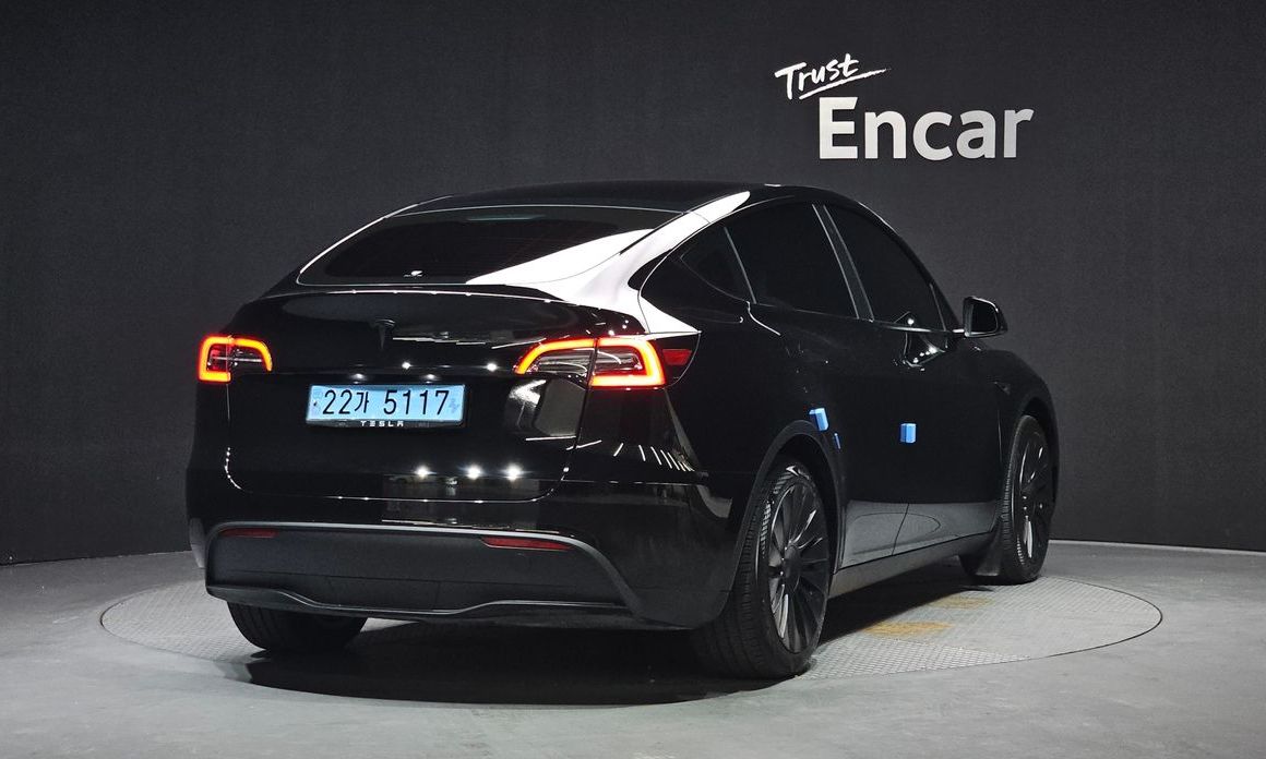Tesla Model Y 2023