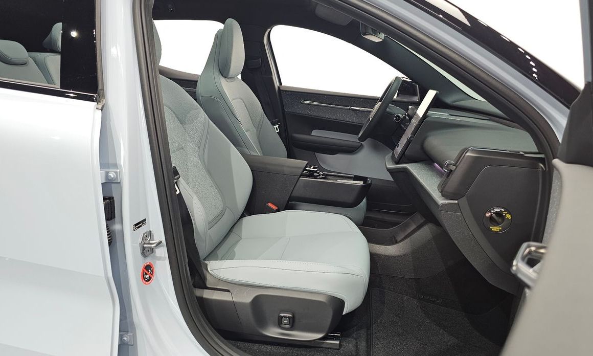 Volvo EX30 2025