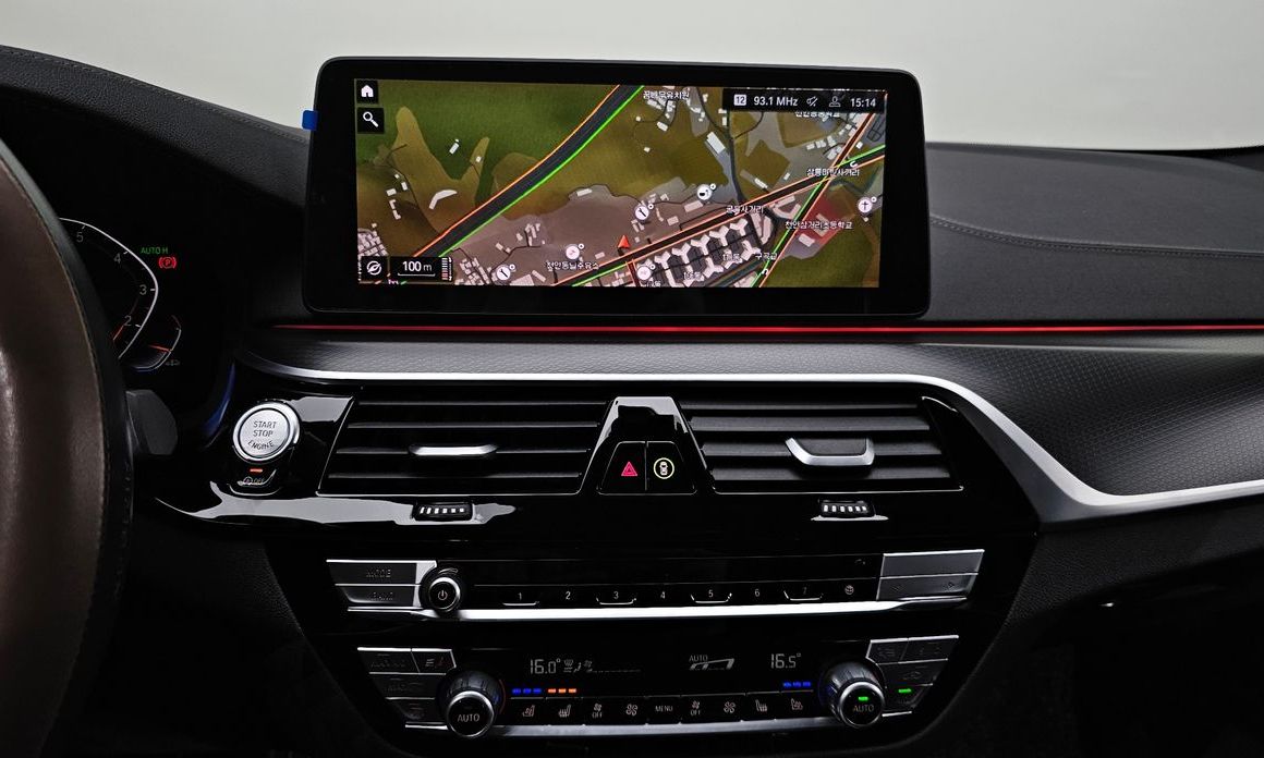 BMW 5-Series 2023