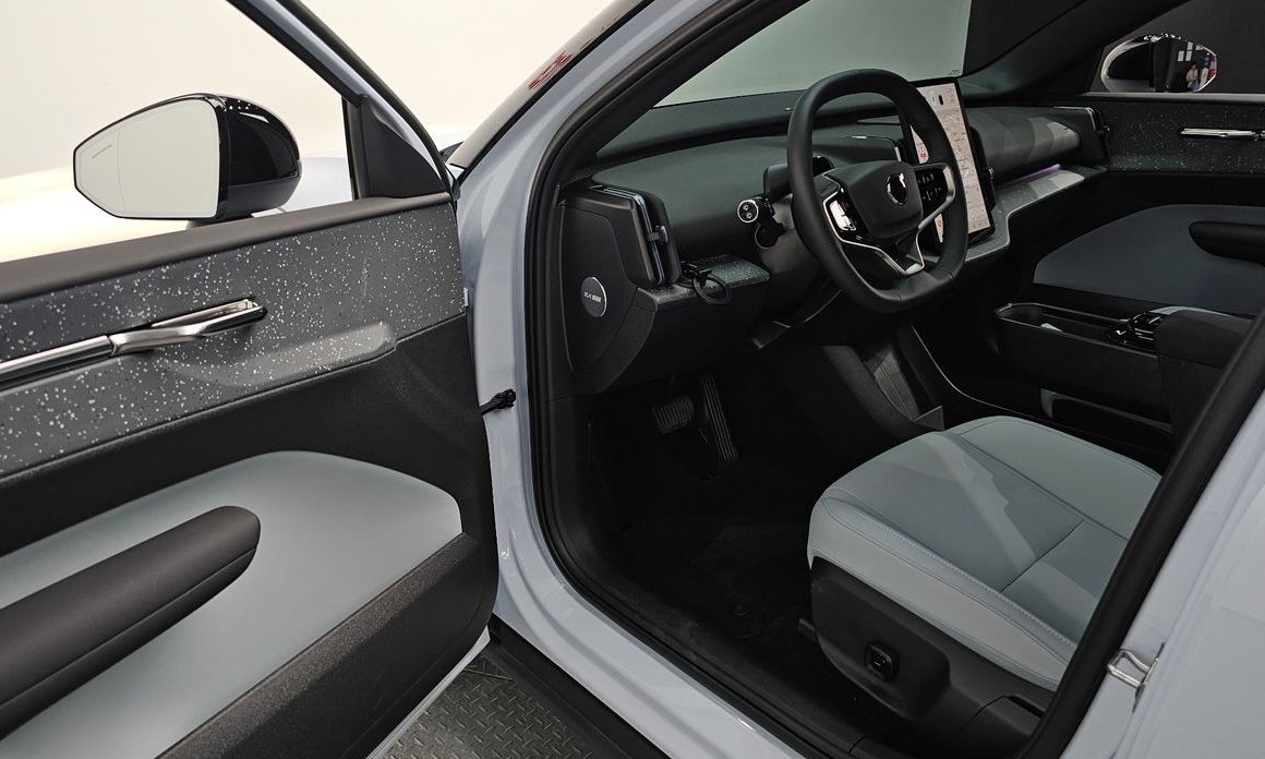 Volvo EX30 2025