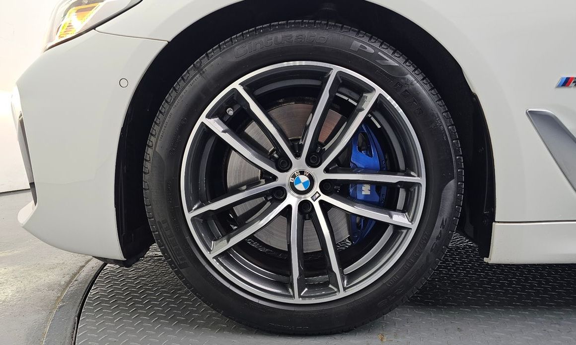 BMW 5-Series 2023