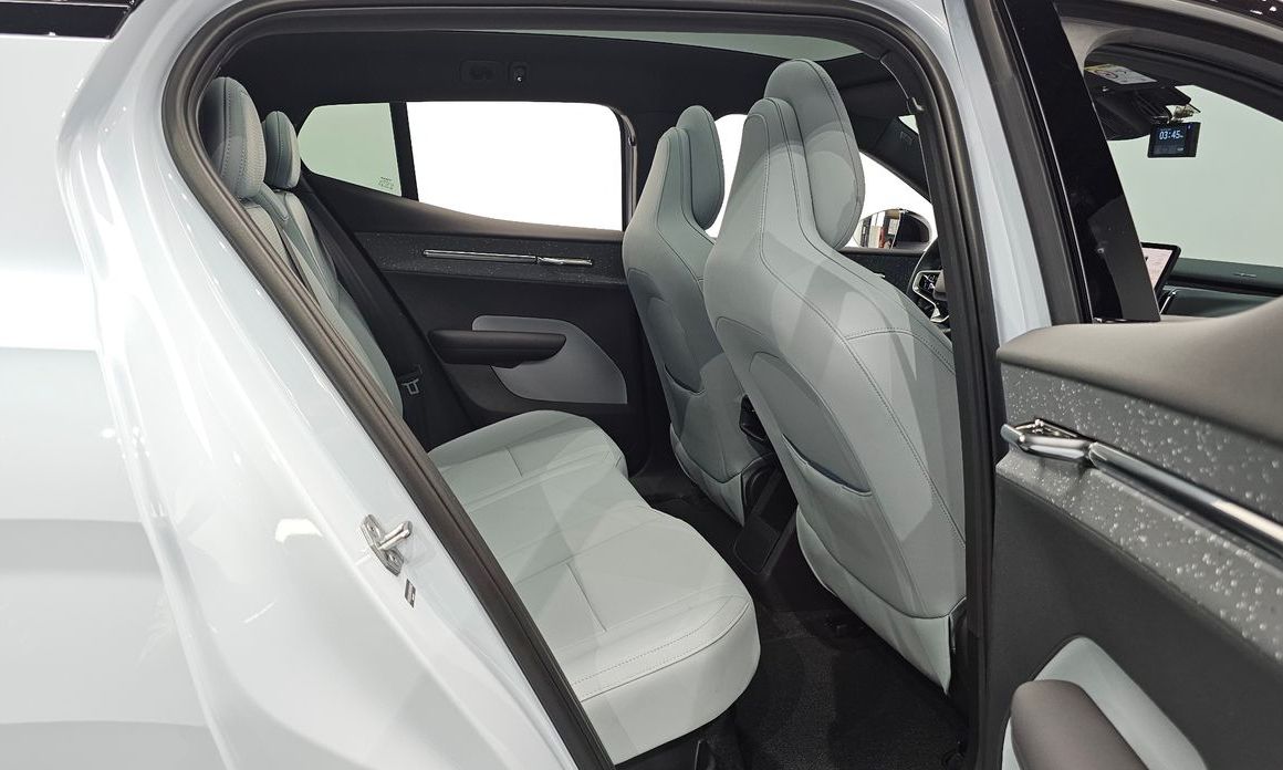 Volvo EX30 2025