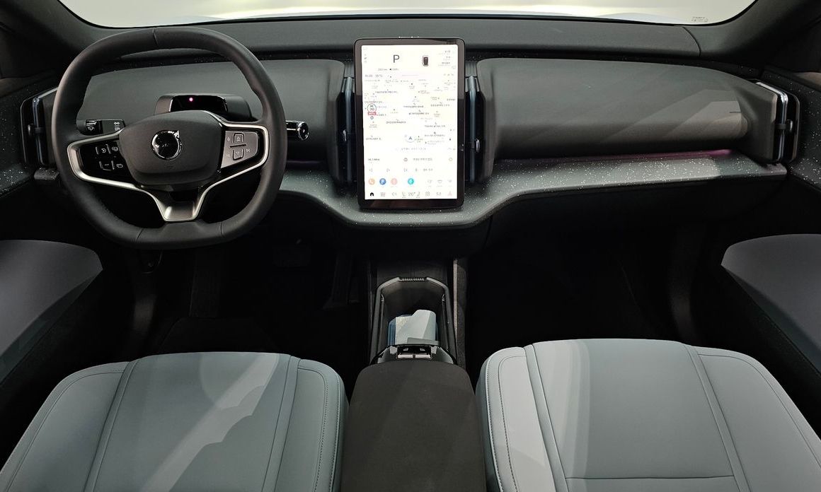 Volvo EX30 2025
