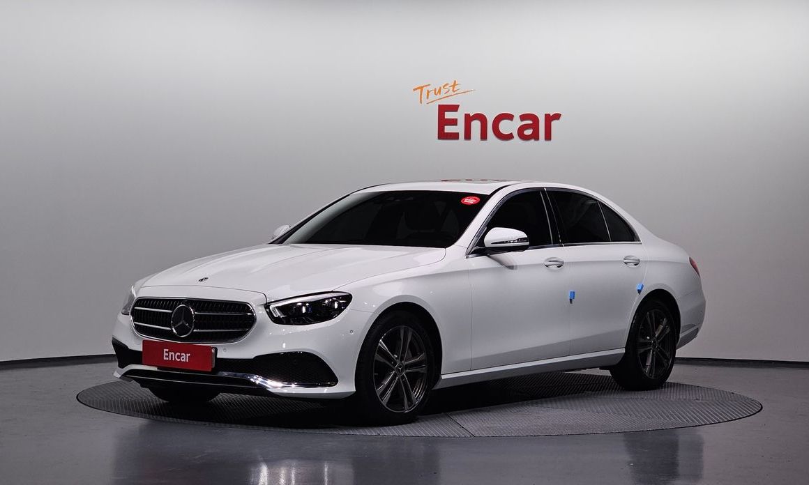 Mercedes-Benz E-Class 2022