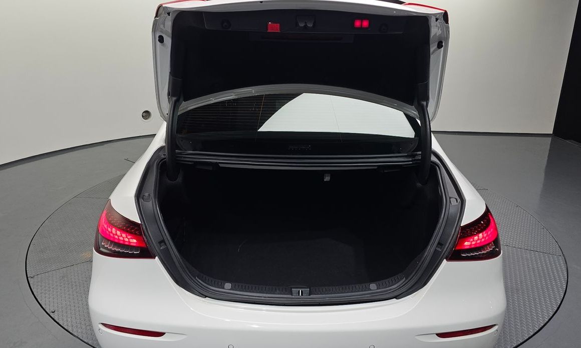 Mercedes-Benz E-Class 2022