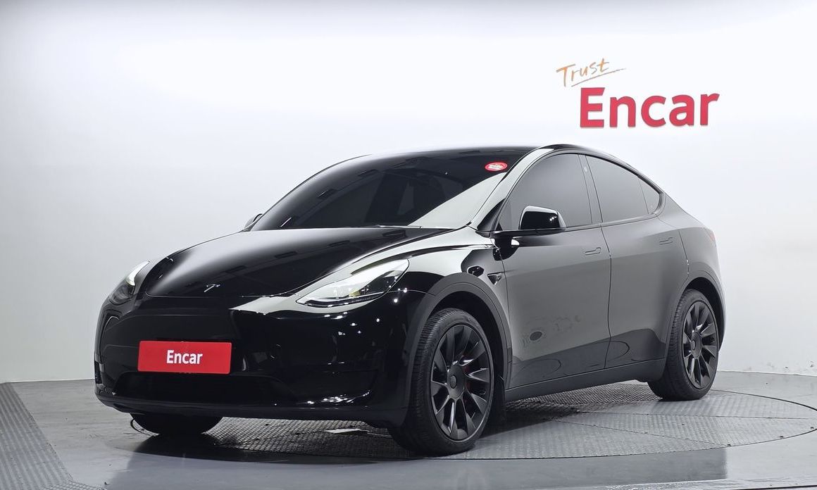 Tesla Model Y 2024