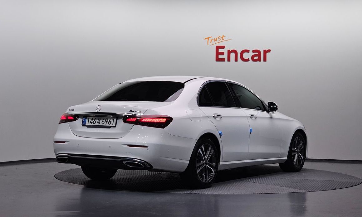 Mercedes-Benz E-Class 2022