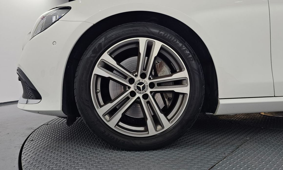 Mercedes-Benz E-Class 2022