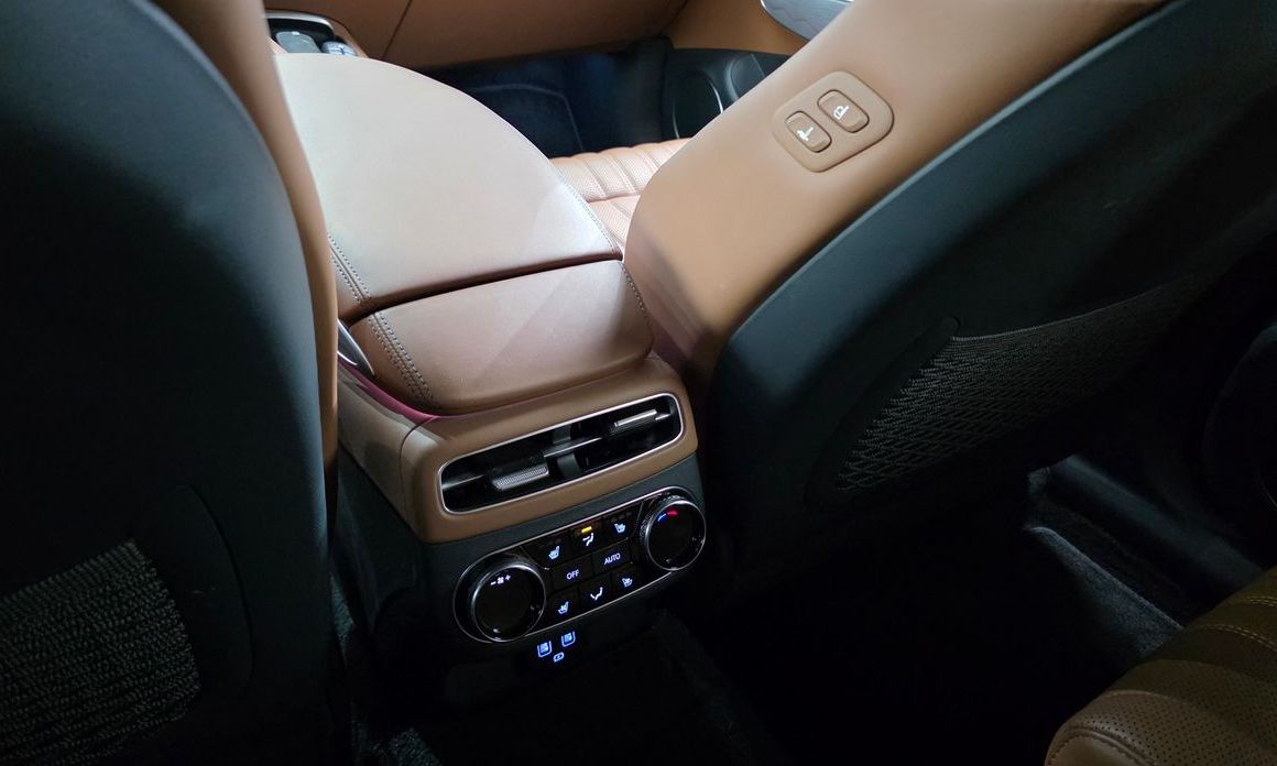 Genesis GV70 2024