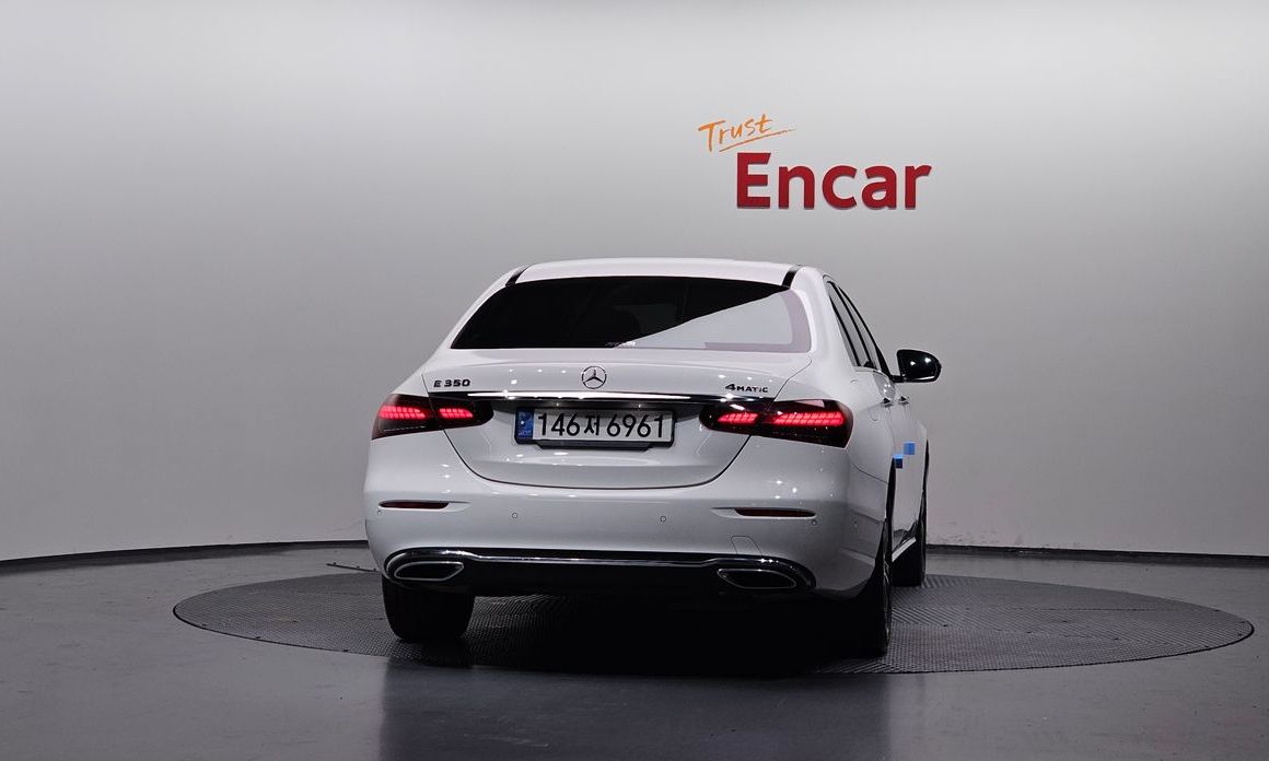 Mercedes-Benz E-Class 2022