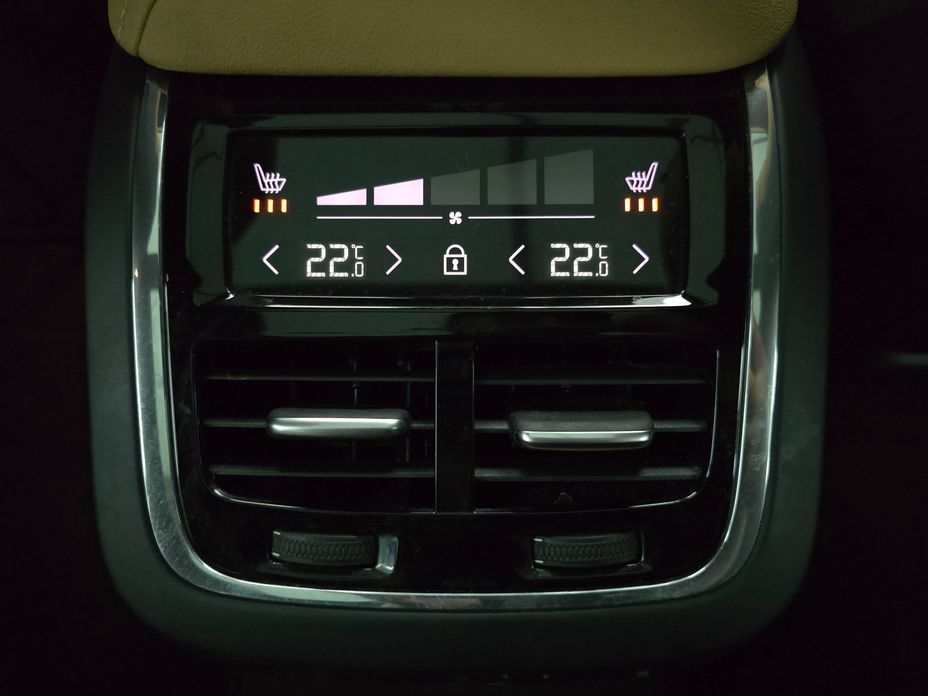 Volvo V60 2024