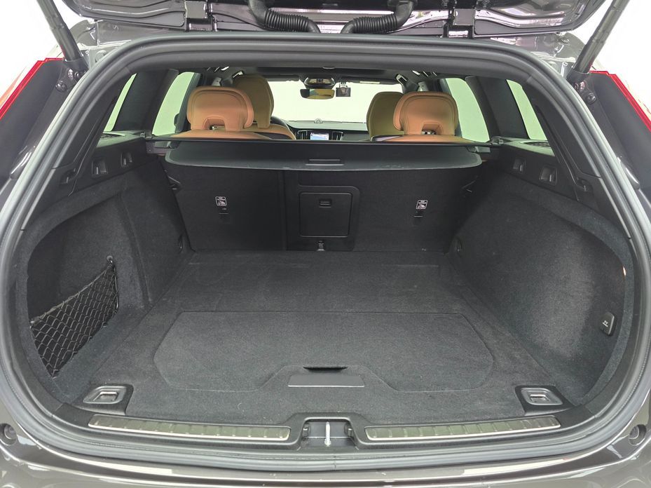 Volvo V60 2024