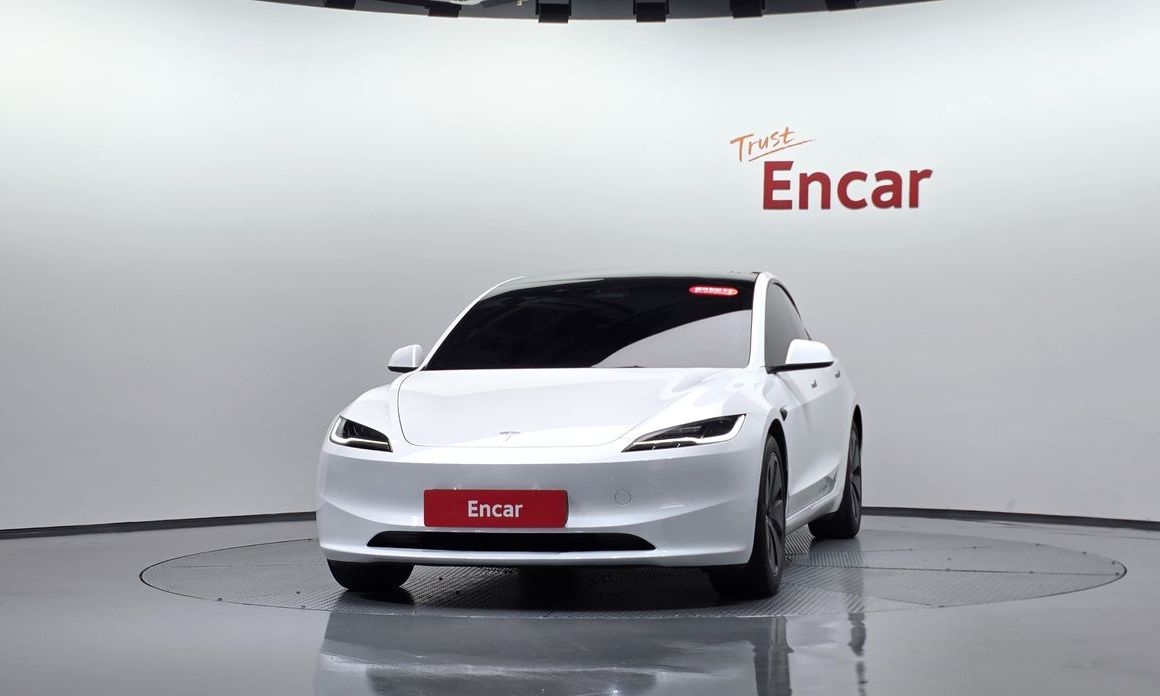 Tesla Model 3 2024