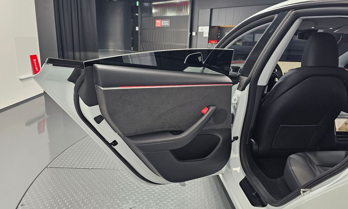 Tesla Model 3 2024