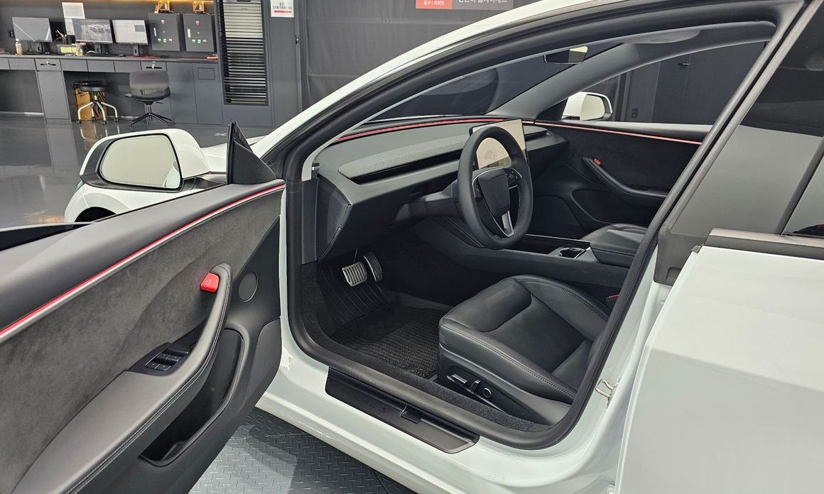 Tesla Model 3 2024