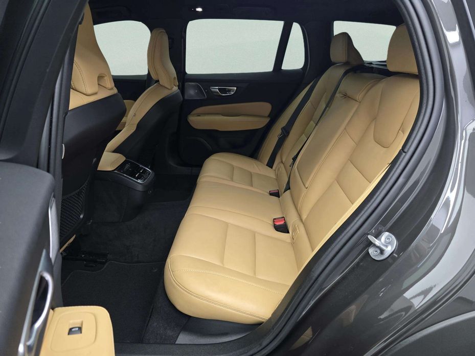 Volvo V60 2024