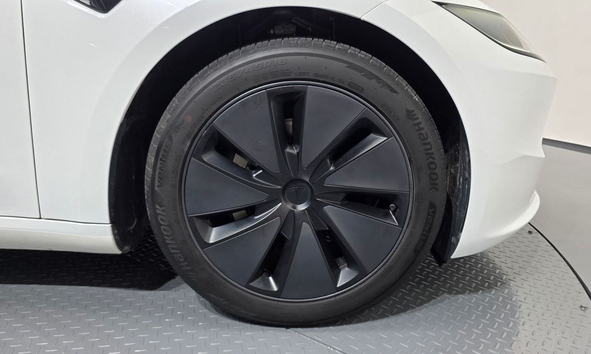 Tesla Model 3 2024