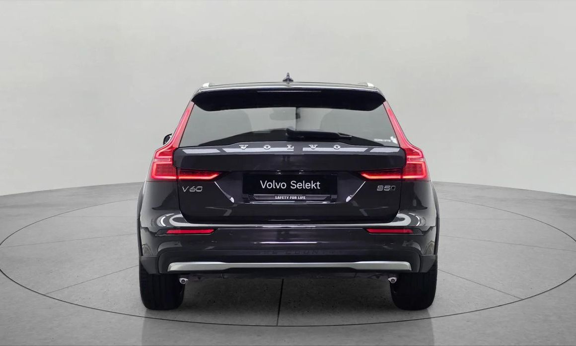 Volvo V60 2024
