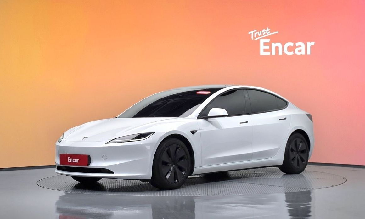 Tesla Model 3 2024