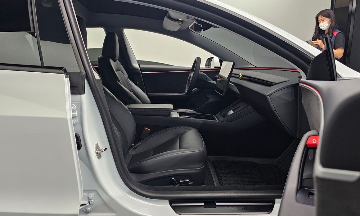Tesla Model 3 2024