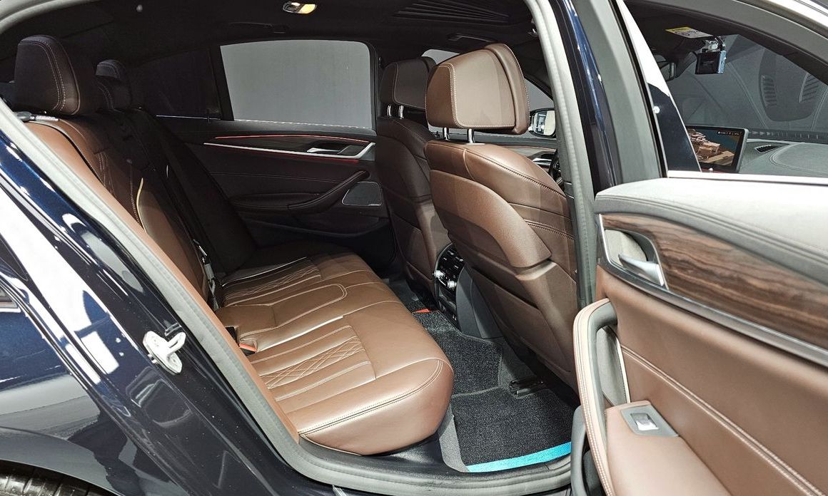 BMW 5-Series 2021