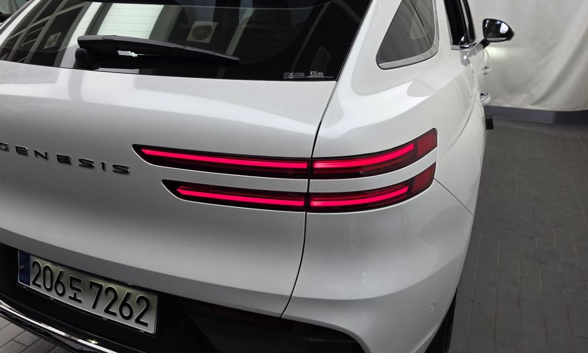 Genesis GV70 2025