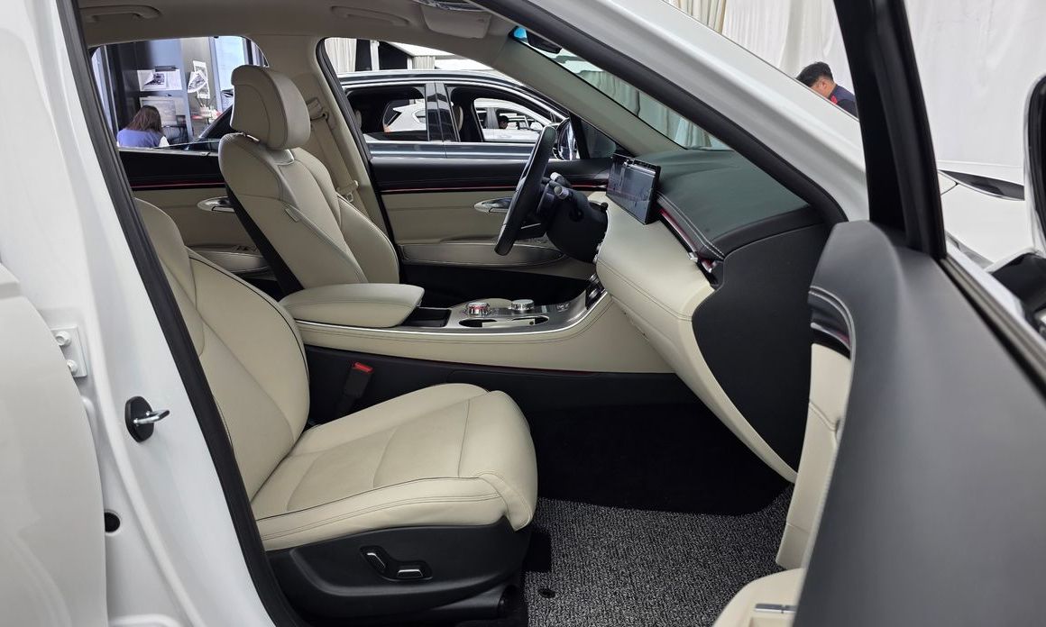 Genesis GV70 2025