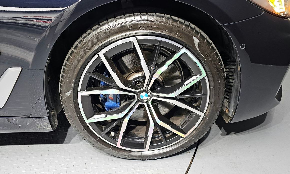 BMW 5-Series 2021