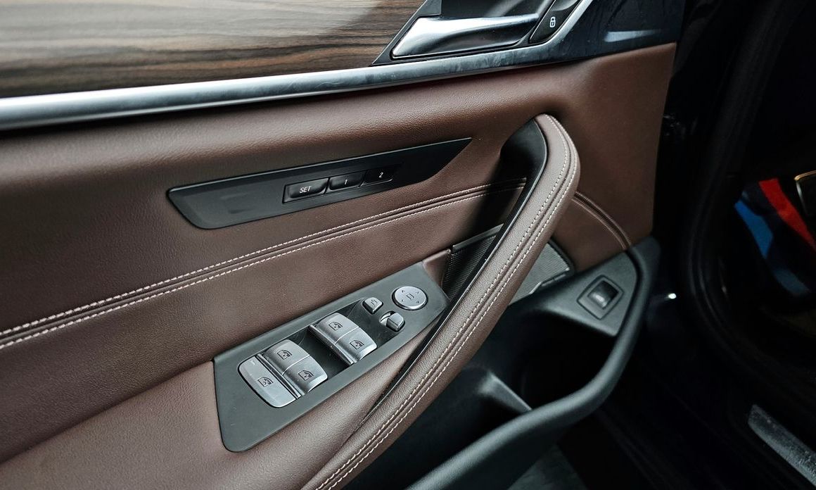 BMW 5-Series 2021