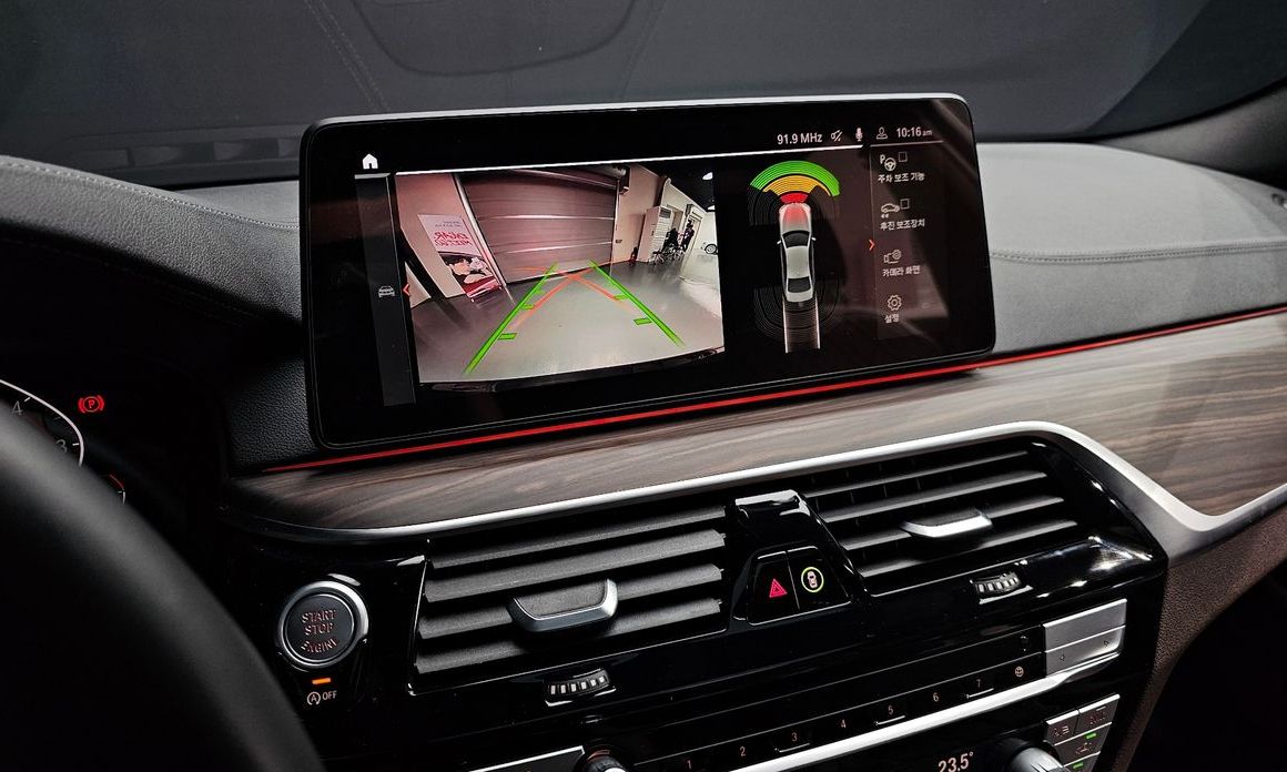BMW 5-Series 2021
