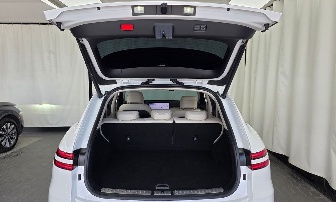 Genesis GV70 2025