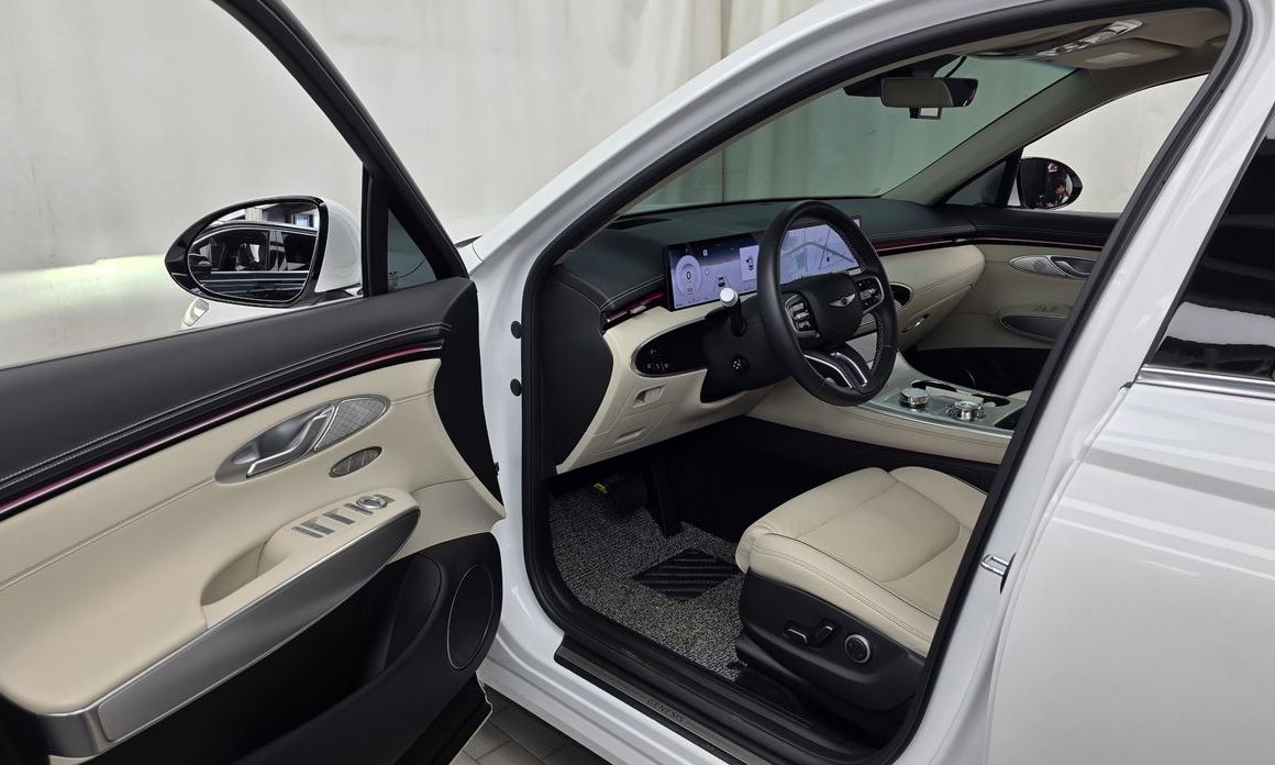 Genesis GV70 2025