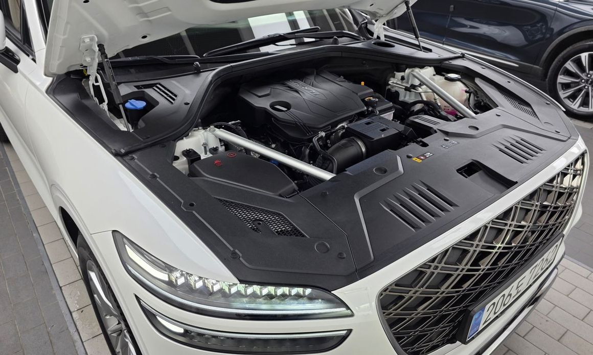 Genesis GV70 2025
