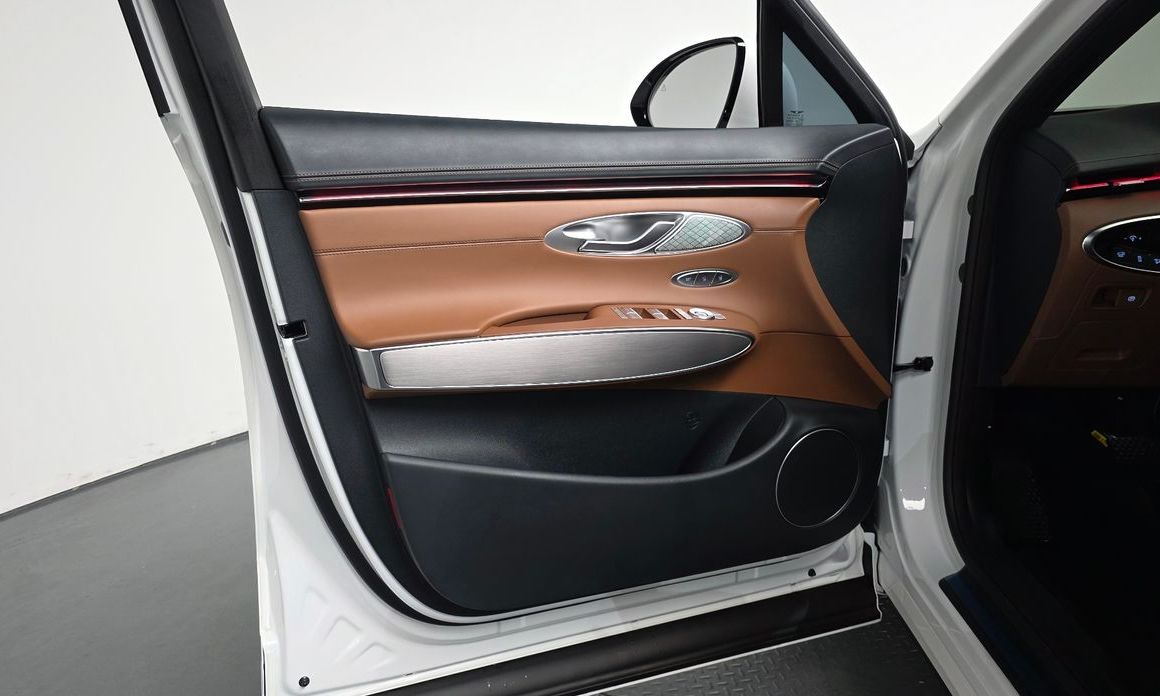 Genesis GV70 2025
