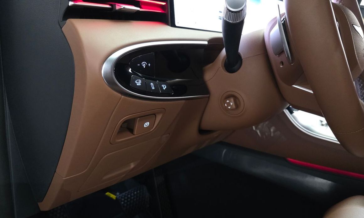 Genesis GV70 2025